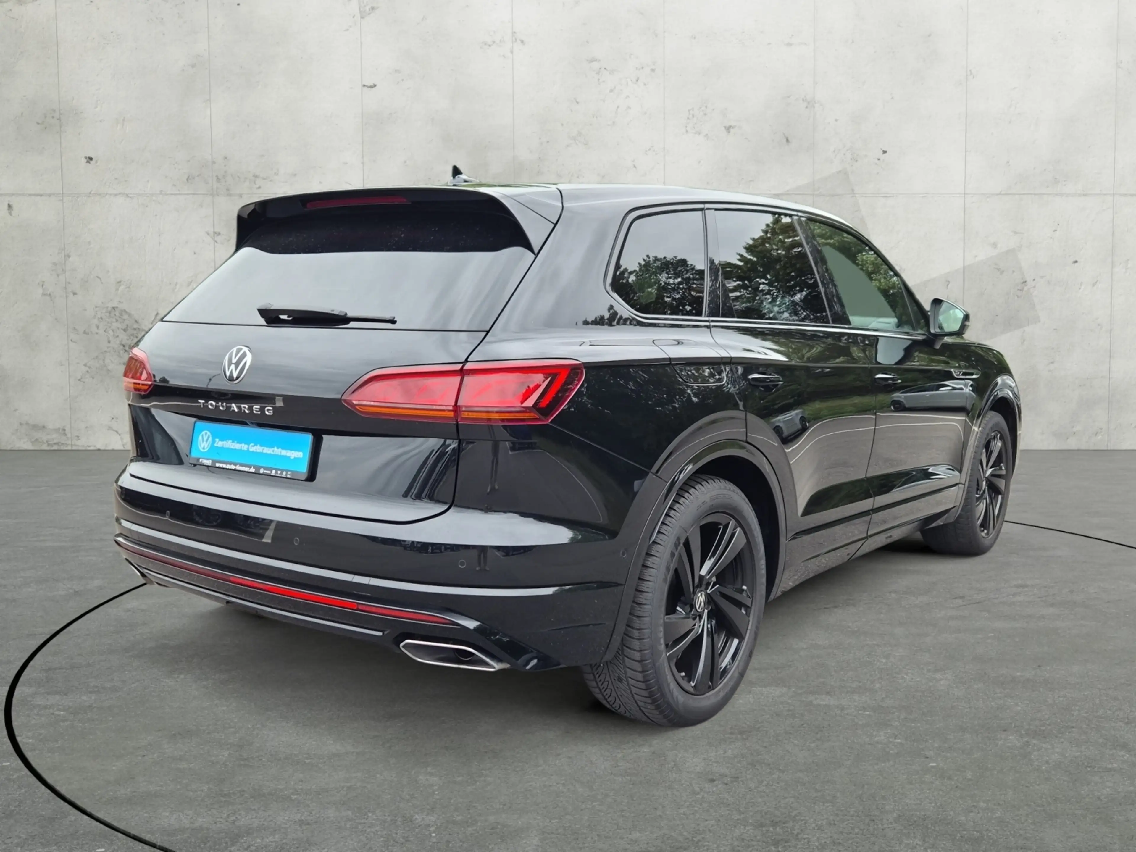 Volkswagen Touareg 3.0 TDI V6 4M R-LINE BLACK +AHK +DYNAUDIO +360° + — photo 6