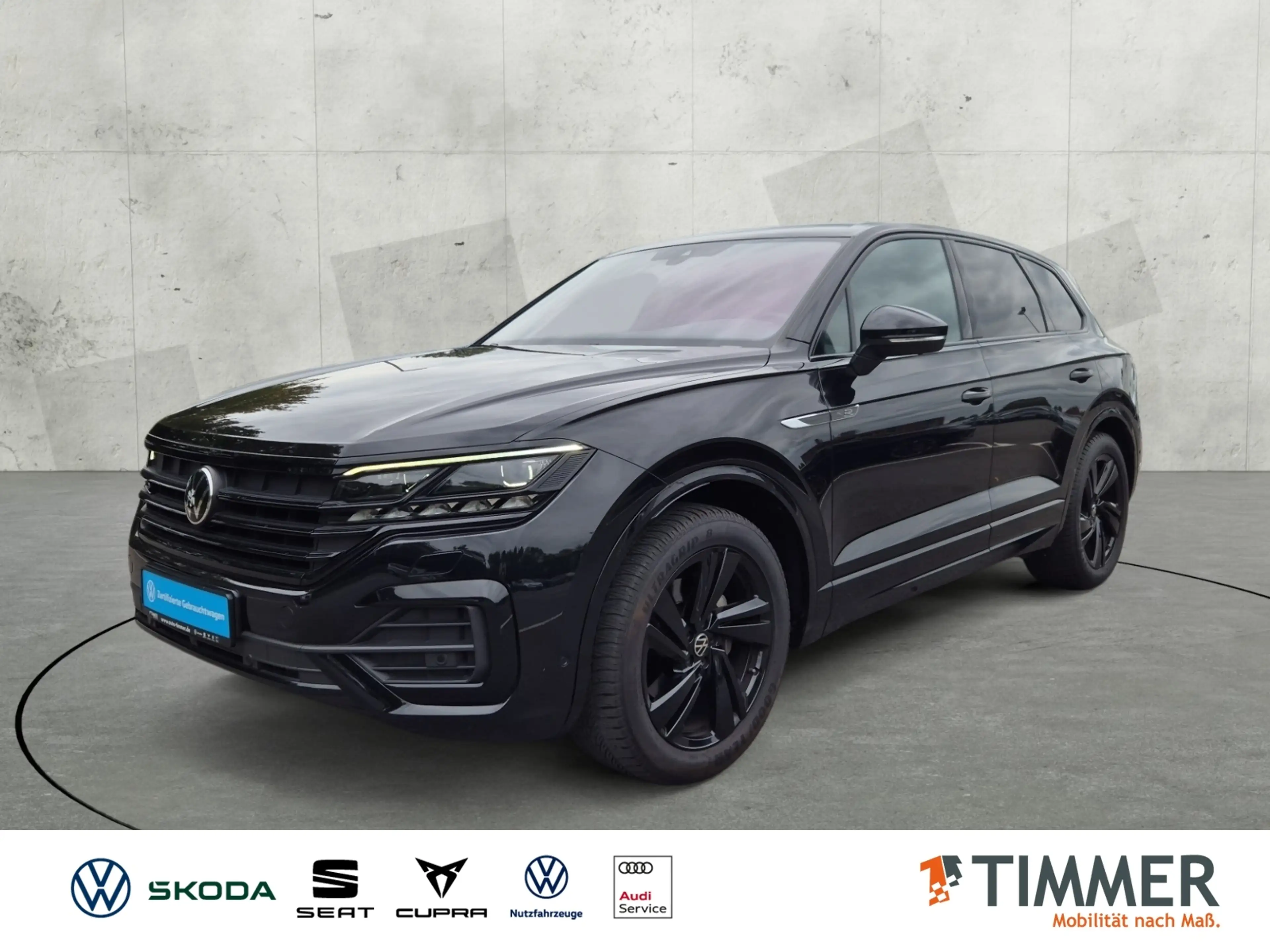 Volkswagen Touareg 3.0 TDI V6 4M R-LINE BLACK +AHK +DYNAUDIO +360° +