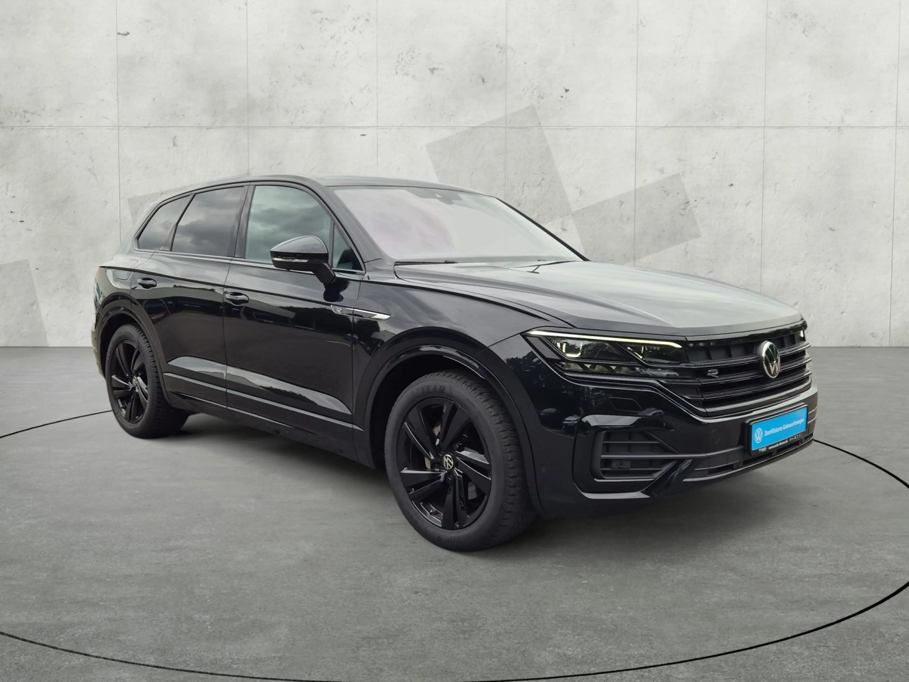 Volkswagen Touareg 3.0 TDI V6 4M R-LINE BLACK +AHK +DYNAUDIO +360° + — photo 8