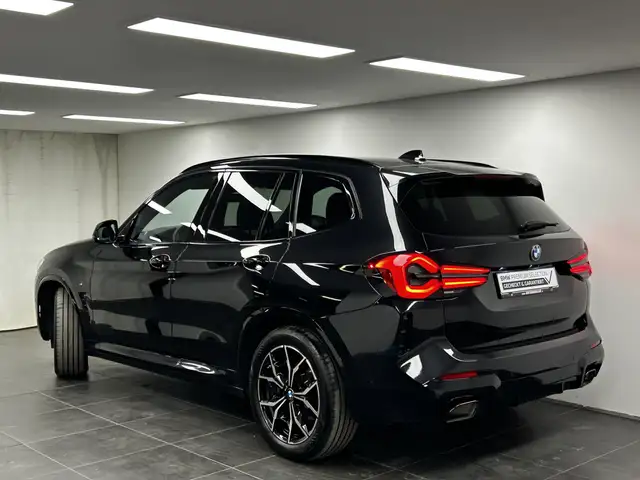 BMW X3 view 3