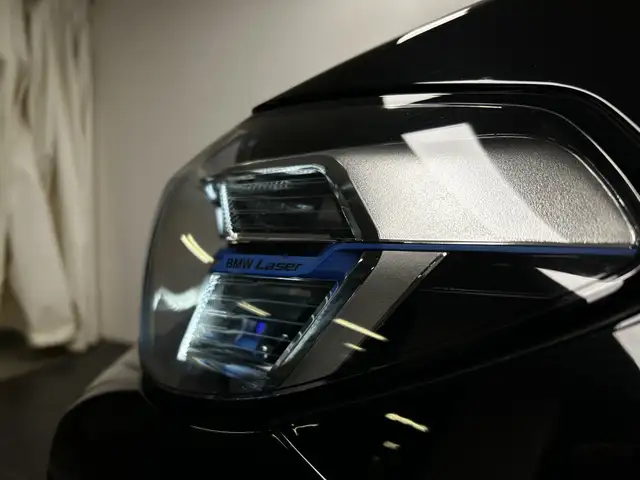 BMW X3 view 9