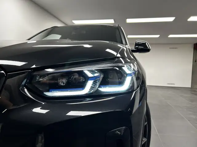 BMW X3 view 7