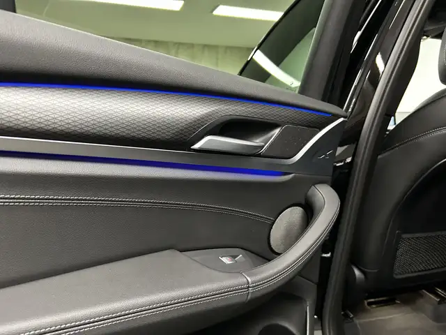 BMW X3 view 16