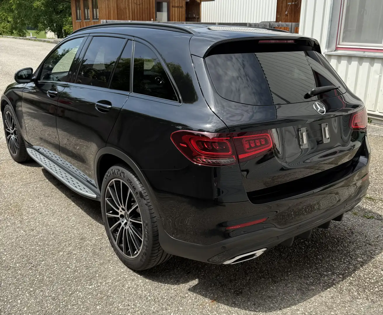 Mercedes-Benz GLC 220 d 4MATIC Aut. Schwarz - 2
