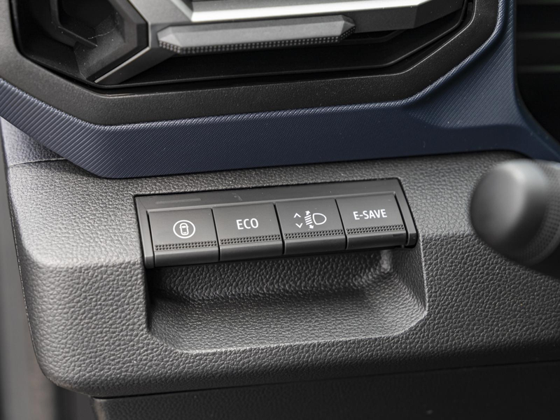 Dacia Duster Journey HYBRID 140 8-fach bereift NAVI SHZ PDC RFK LHZ — photo 8