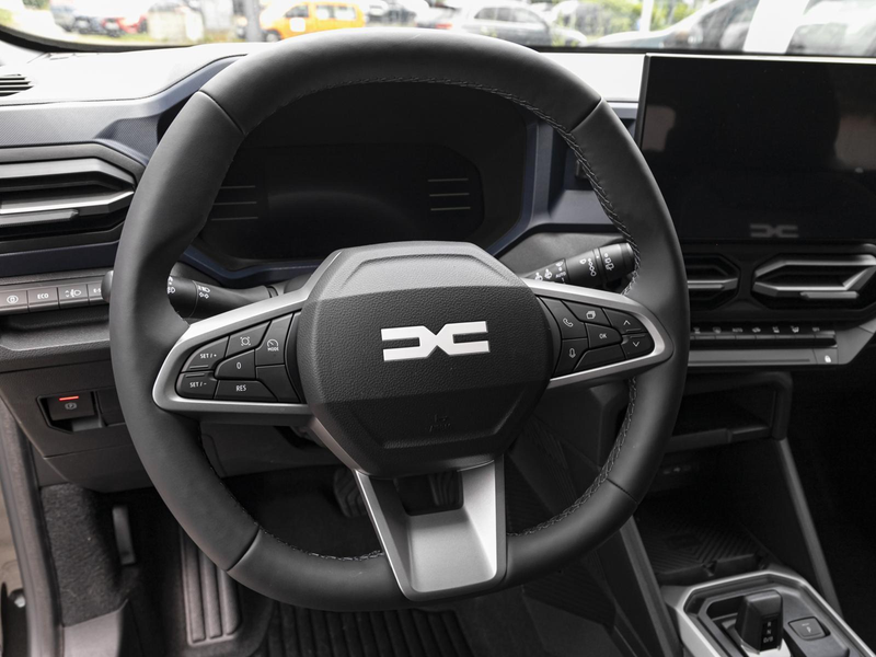 Dacia Duster Journey HYBRID 140 8-fach bereift NAVI SHZ PDC RFK LHZ — photo 11