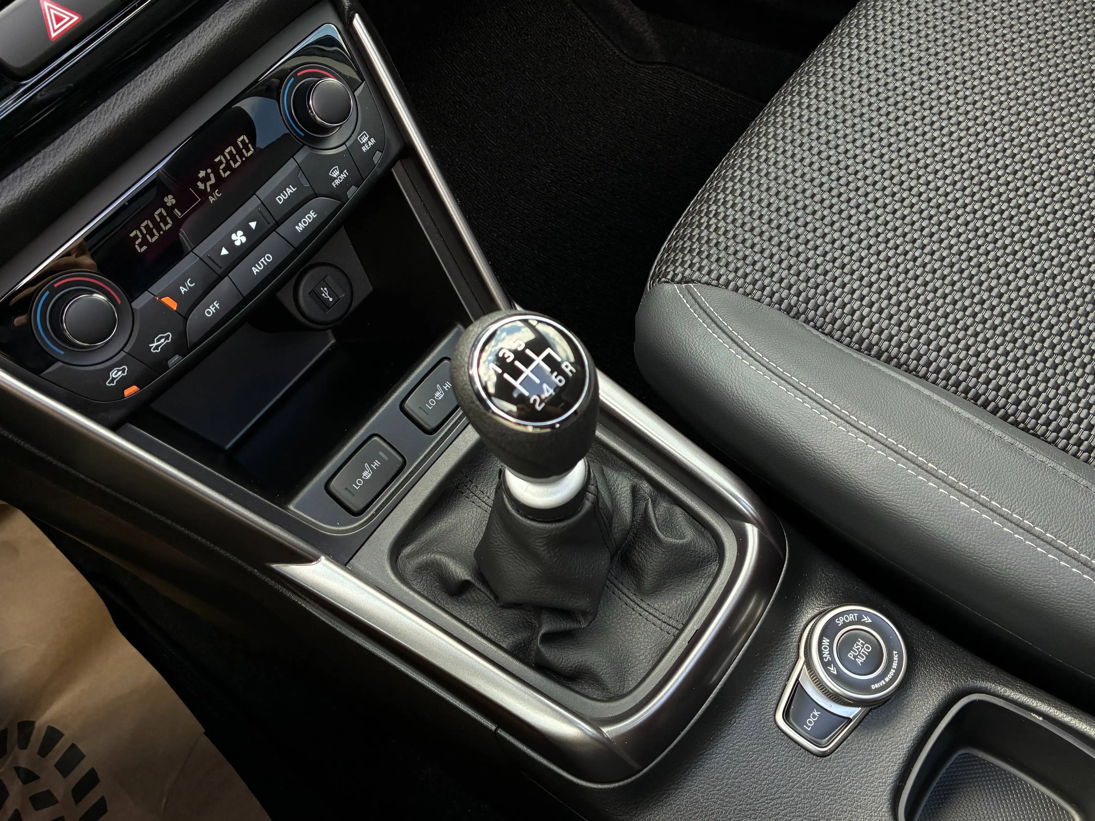 Suzuki S-Cross 1,4 GL+ DITC Hybrid ALLGRIP flash — photo 15