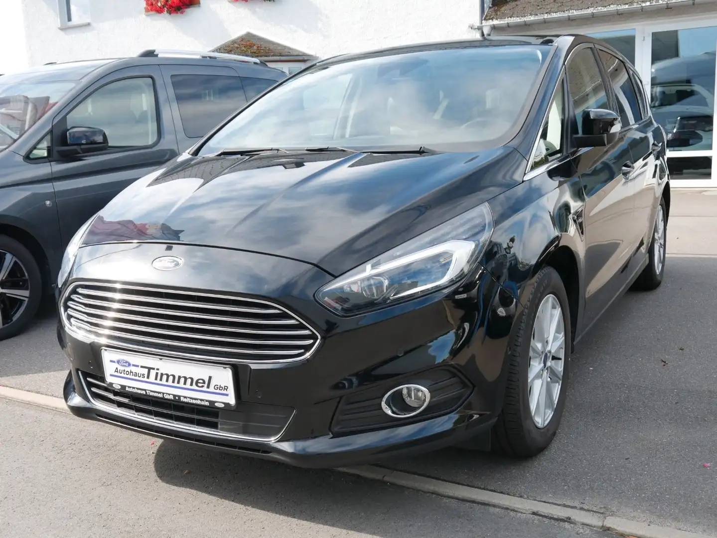 Ford S-Max Titanium 1,5 EcoBoost LED Leder Navi Schwarz - 1