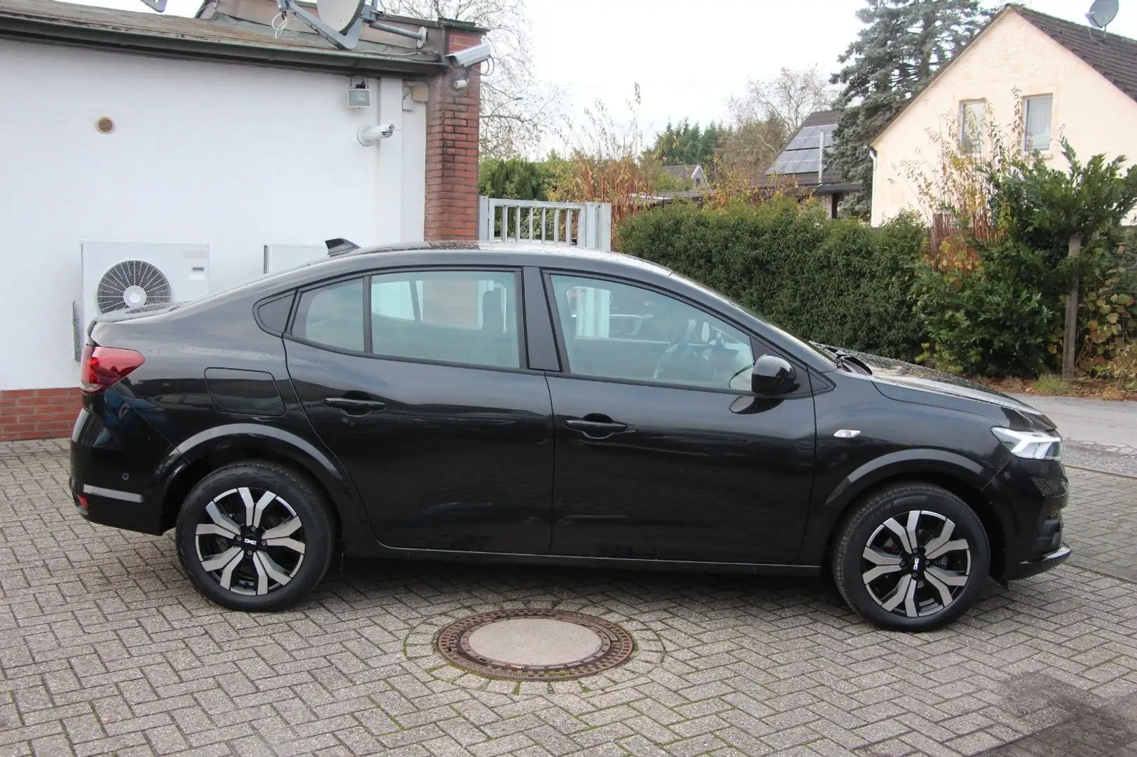 Dacia Logan Black Edition 90 CVT  NAVI*PDC*/38206 Schwarz - 2