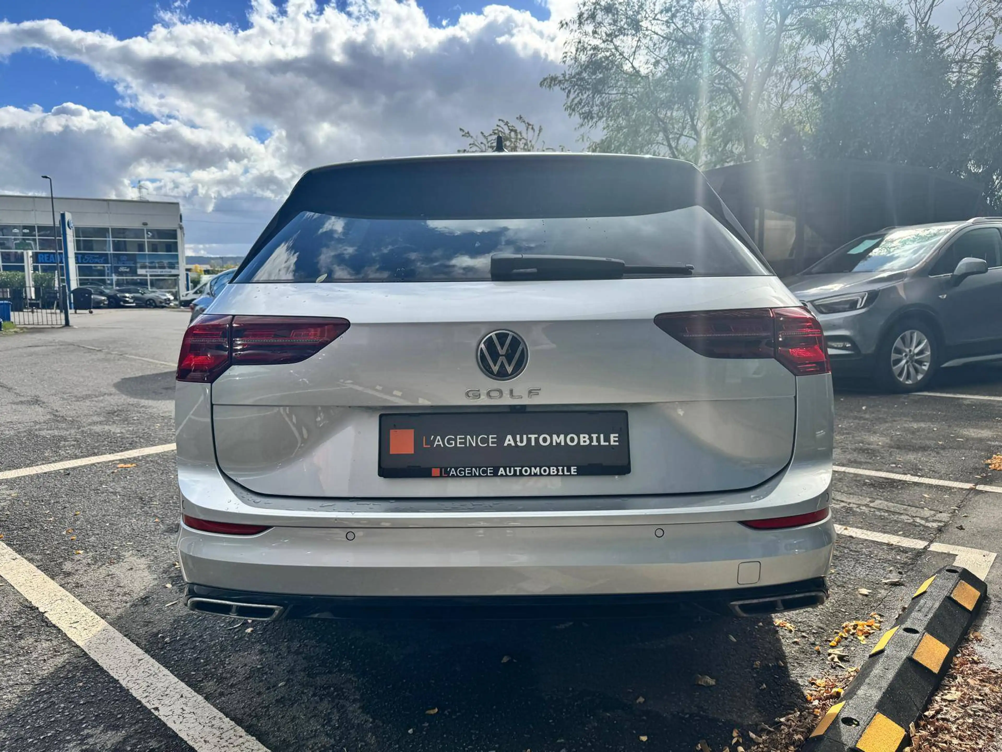 Volkswagen Golf Variant Golf Variant 2.0 TDI SCR DSG R-Line / 1er OWNER  JUSQU'A 36 MOIS DE GARANTIE — photo 6