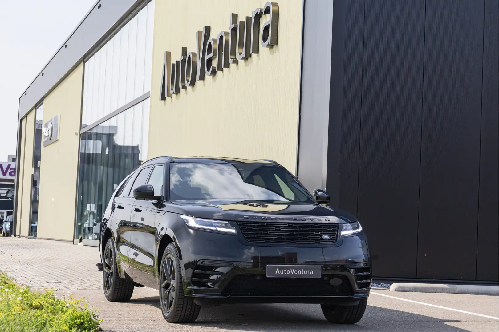 Land Rover Range Rover Velar 2.0 P400e AWD Dynamic SE PHEV Trekhaak | Black Pac Zwart - 2