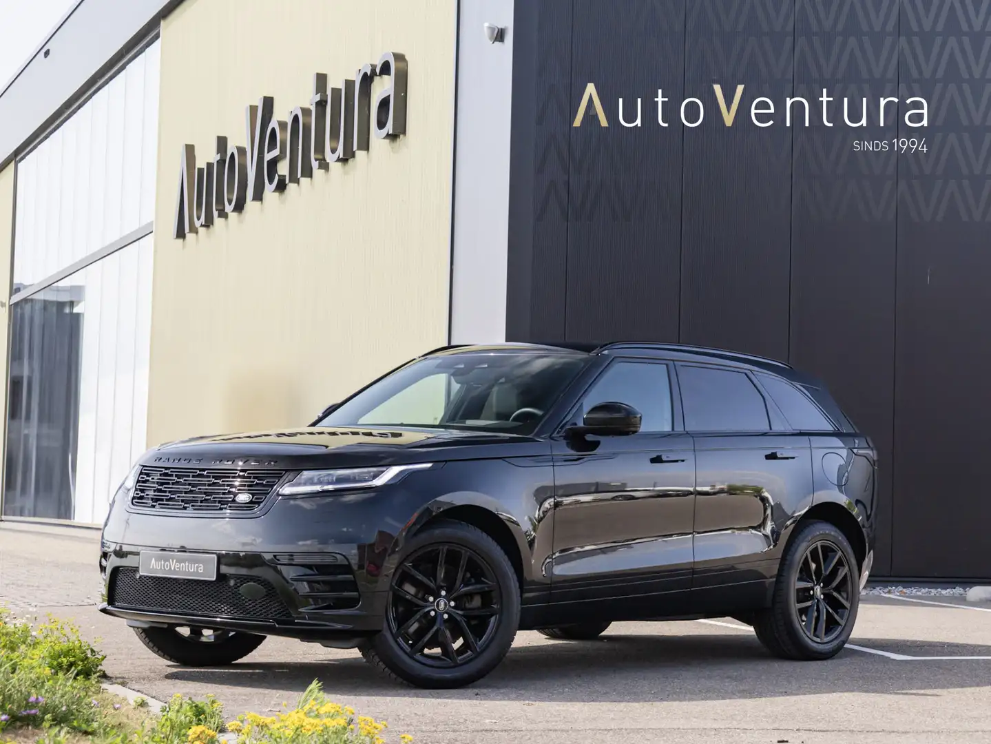 Land Rover Range Rover Velar 2.0 P400e AWD Dynamic SE PHEV Trekhaak | Black Pac Zwart - 1