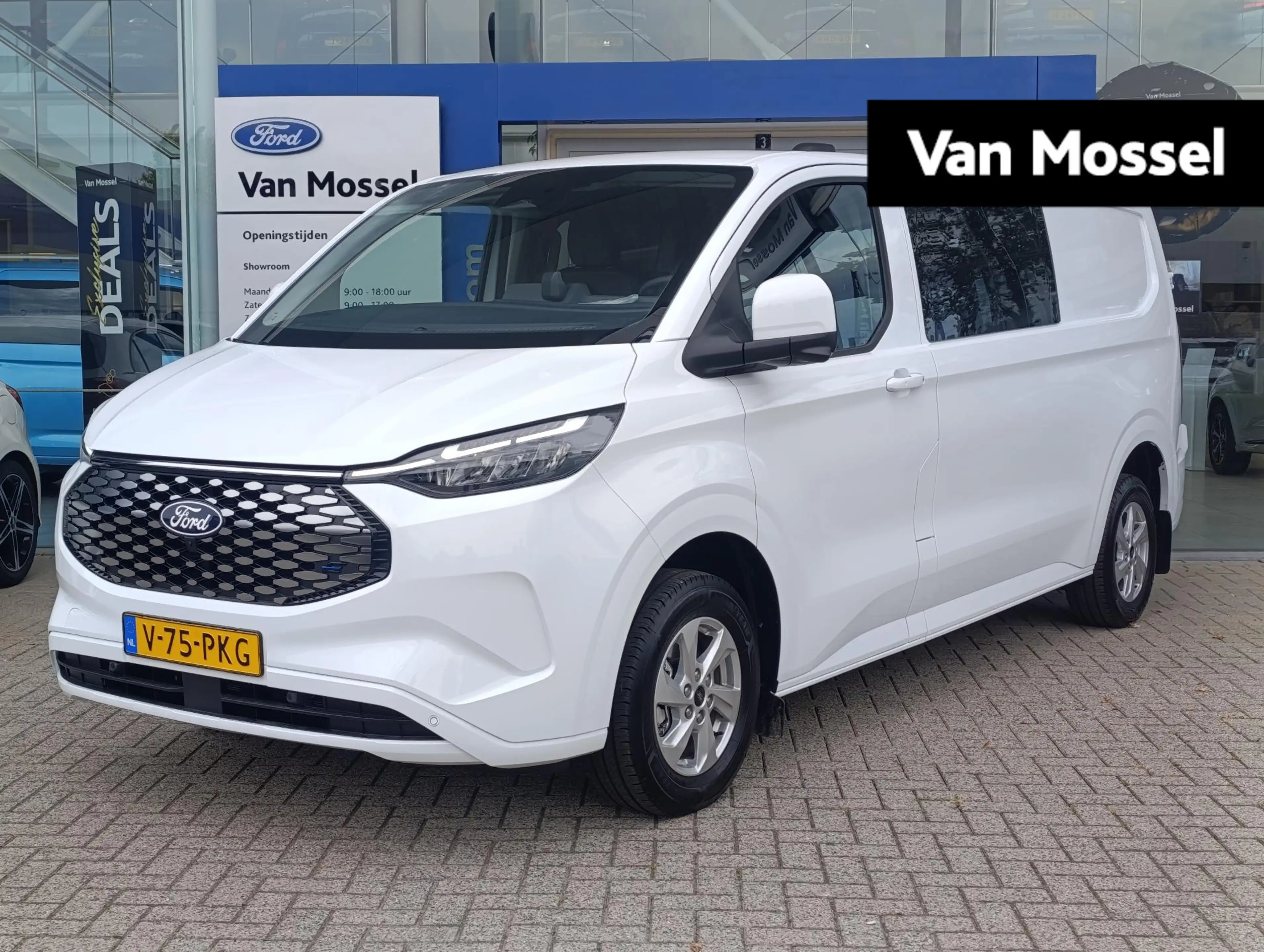 Ford E-Transit Cust. 320 L2H1 Limited 71 kWh DC | Bel voor beschi