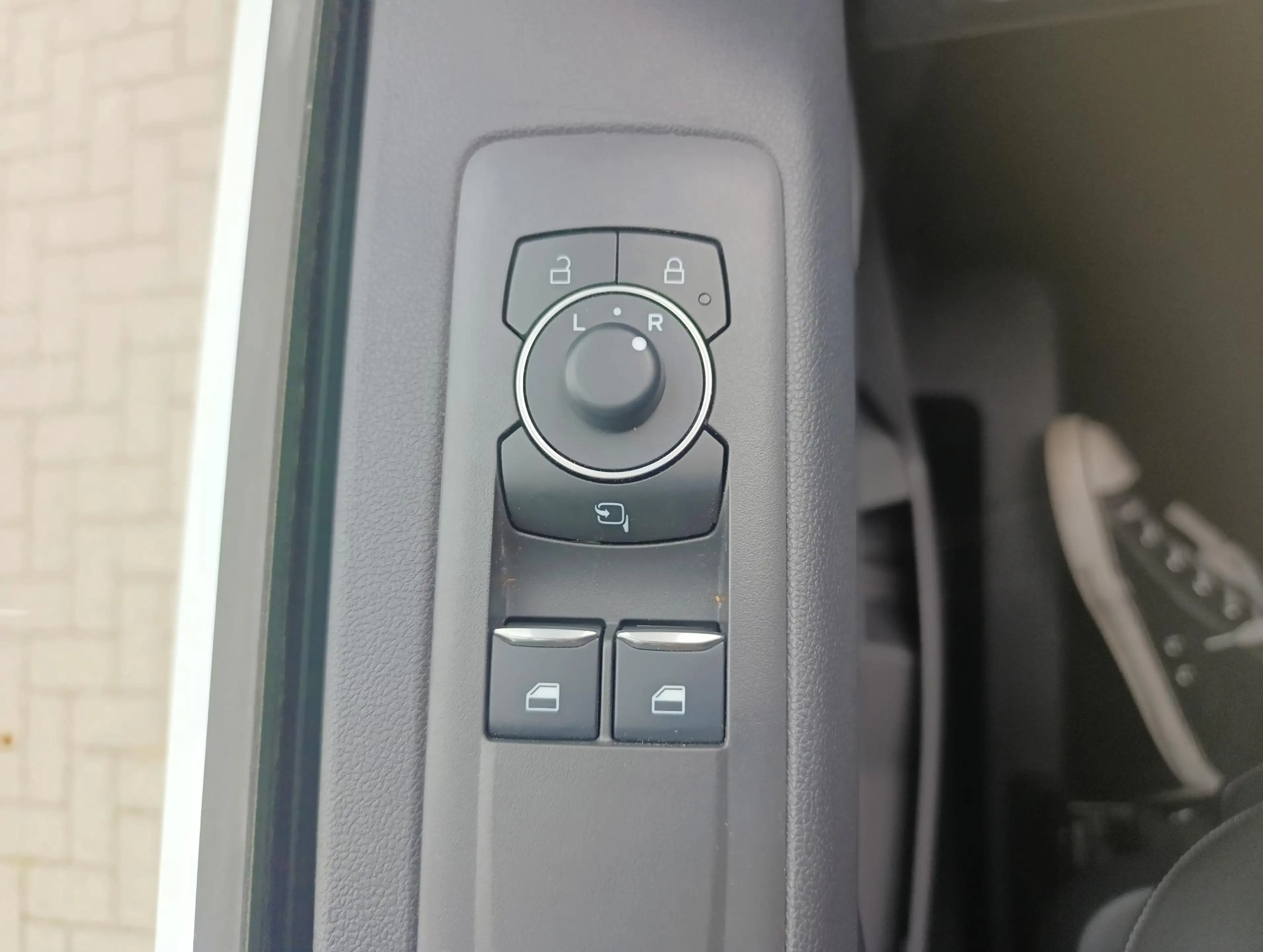 Ford E-Transit Cust. 320 L2H1 Limited 71 kWh DC | Bel voor beschi — photo 15