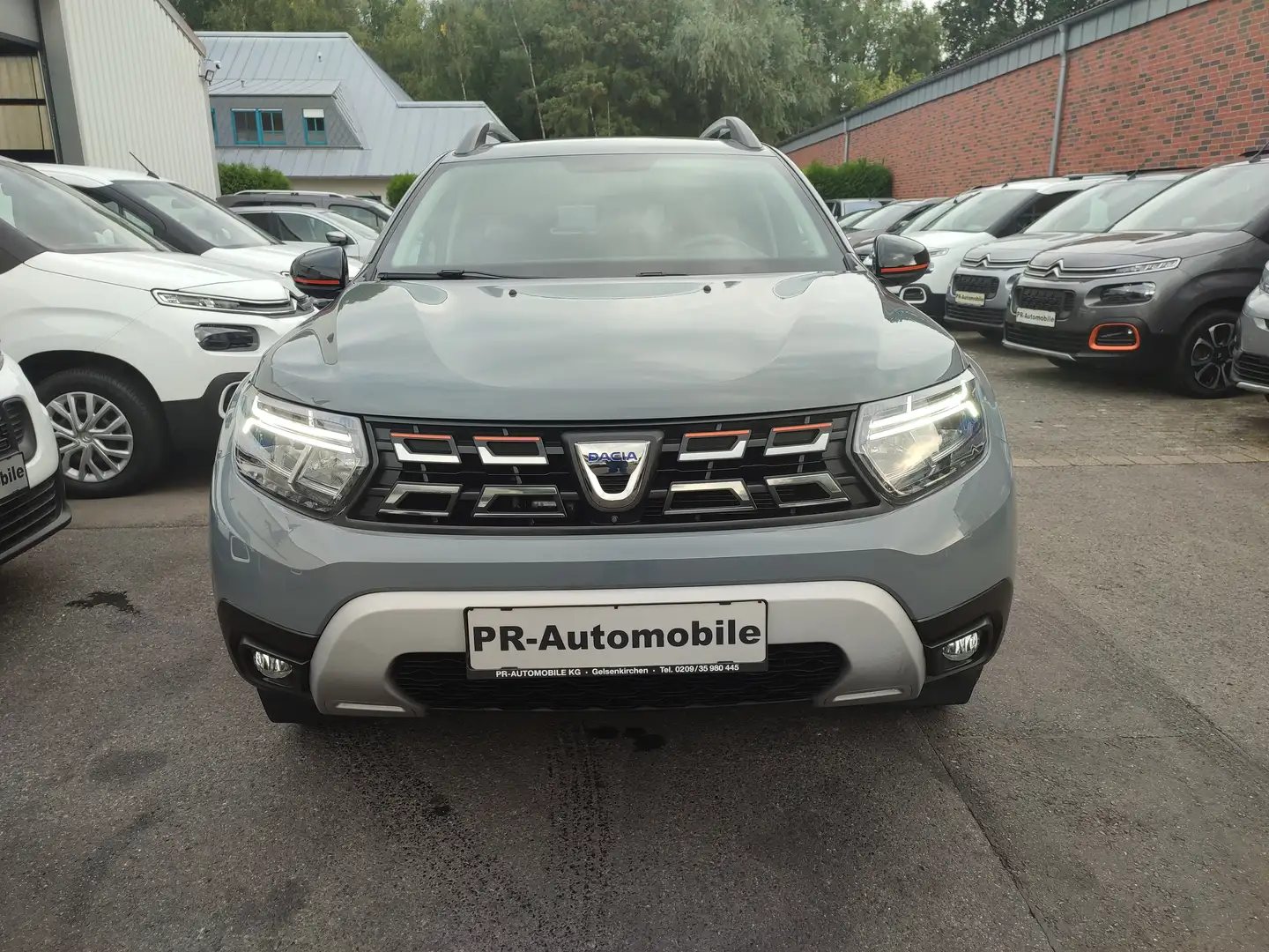 Dacia Duster TCe 150 EDC Klimaaut/Navi/PDC+Cam Gris - 2