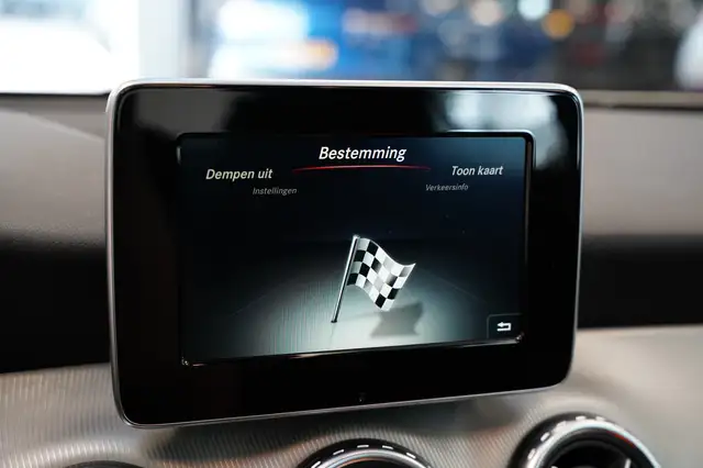 Mercedes-Benz Gla view 16