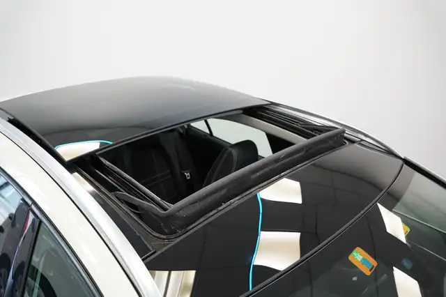 Mercedes-Benz Gla view 24