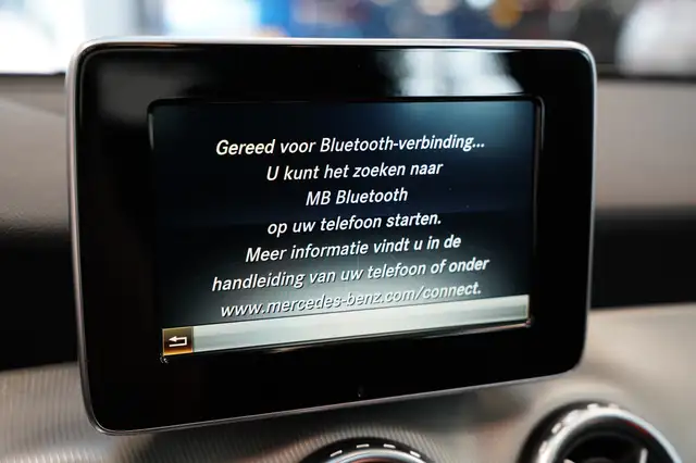 Mercedes-Benz Gla view 18