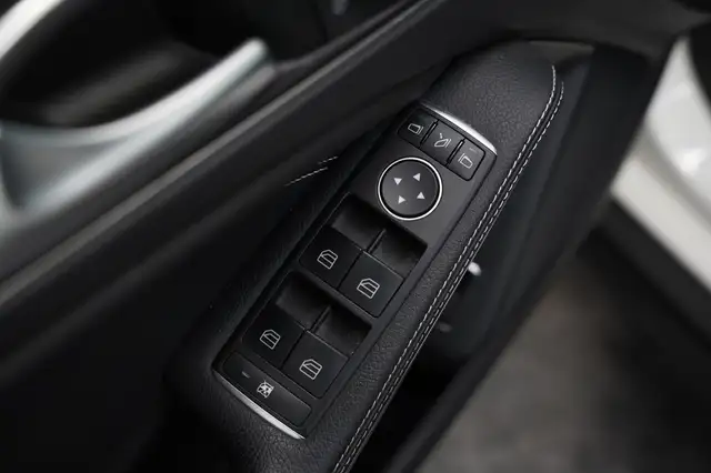 Mercedes-Benz Gla view 12