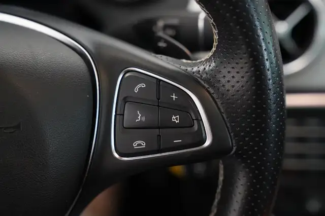 Mercedes-Benz Gla view 9