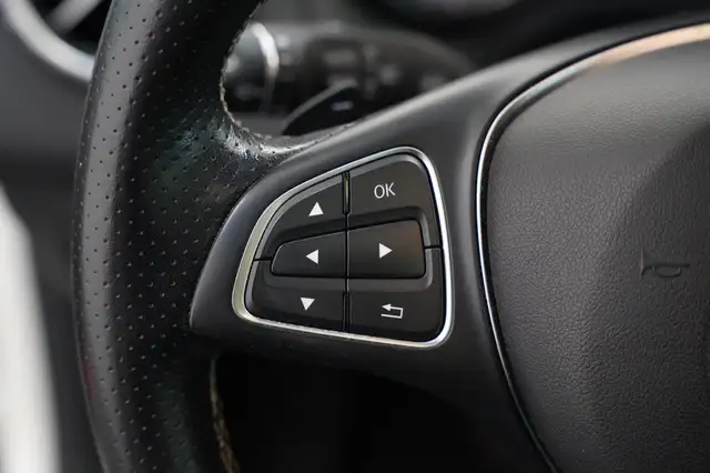Mercedes-Benz Gla view 8