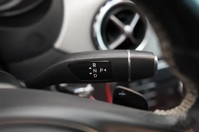 Mercedes-Benz Gla view 11