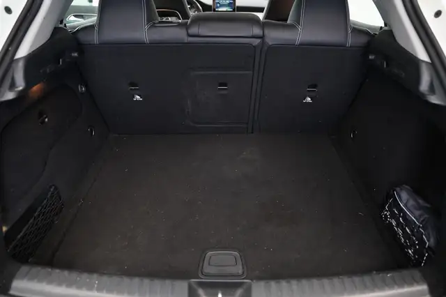 Mercedes-Benz Gla view 22