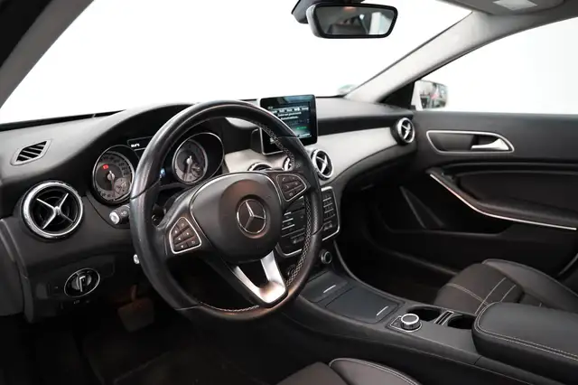 Mercedes-Benz Gla view 5