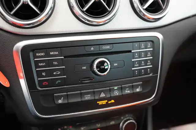 Mercedes-Benz Gla view 14