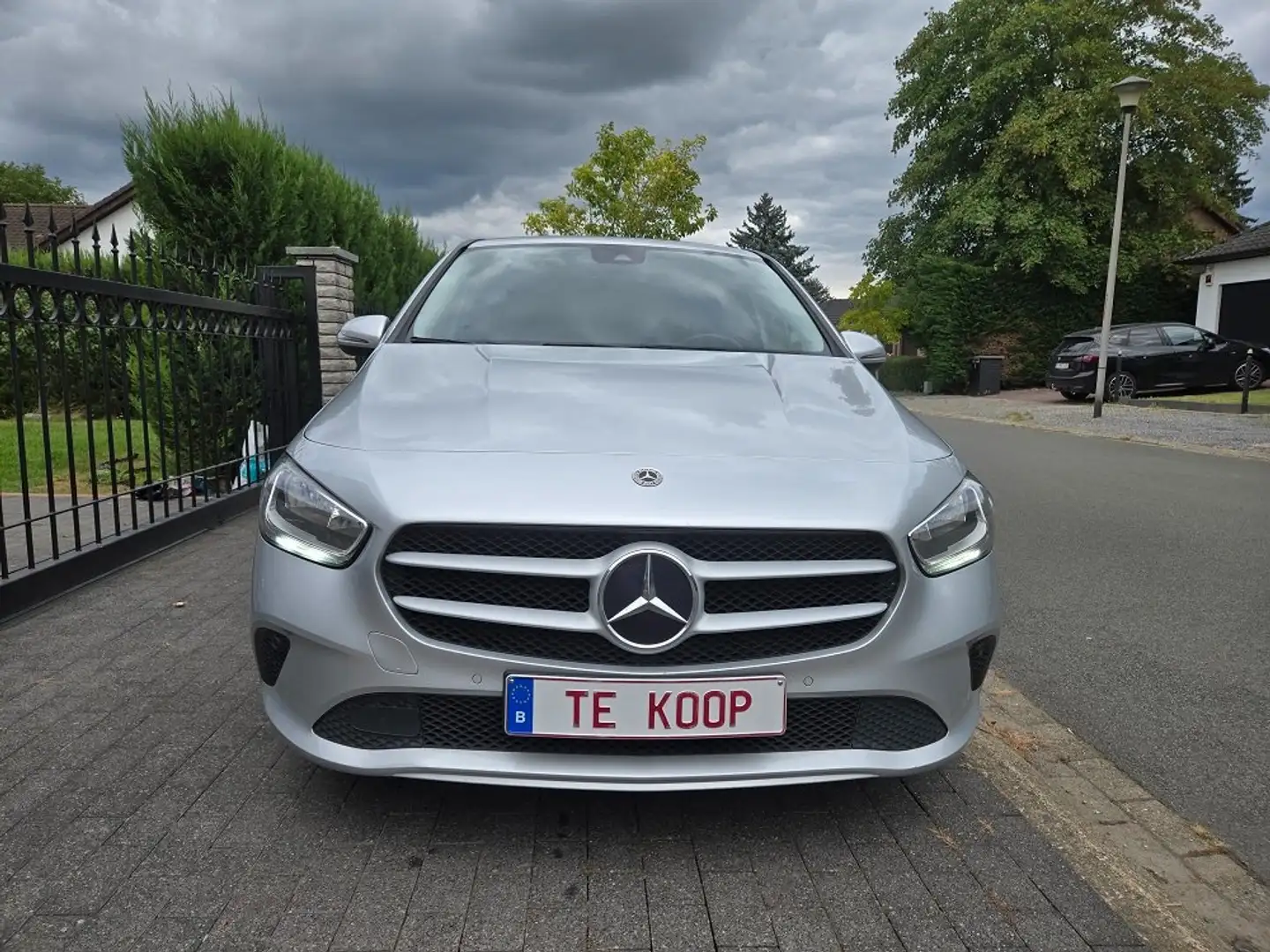 Mercedes-Benz B 180 B 180 Business Solution (EU6AP) Silber - 2