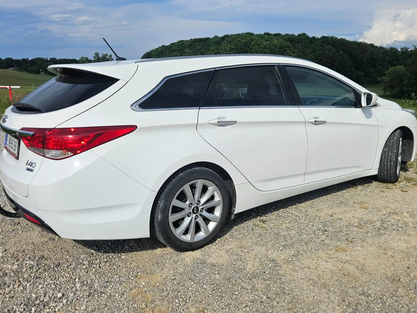 Hyundai i40 i40 Premium 1,7 CRDi DPF Premium bijela - 2