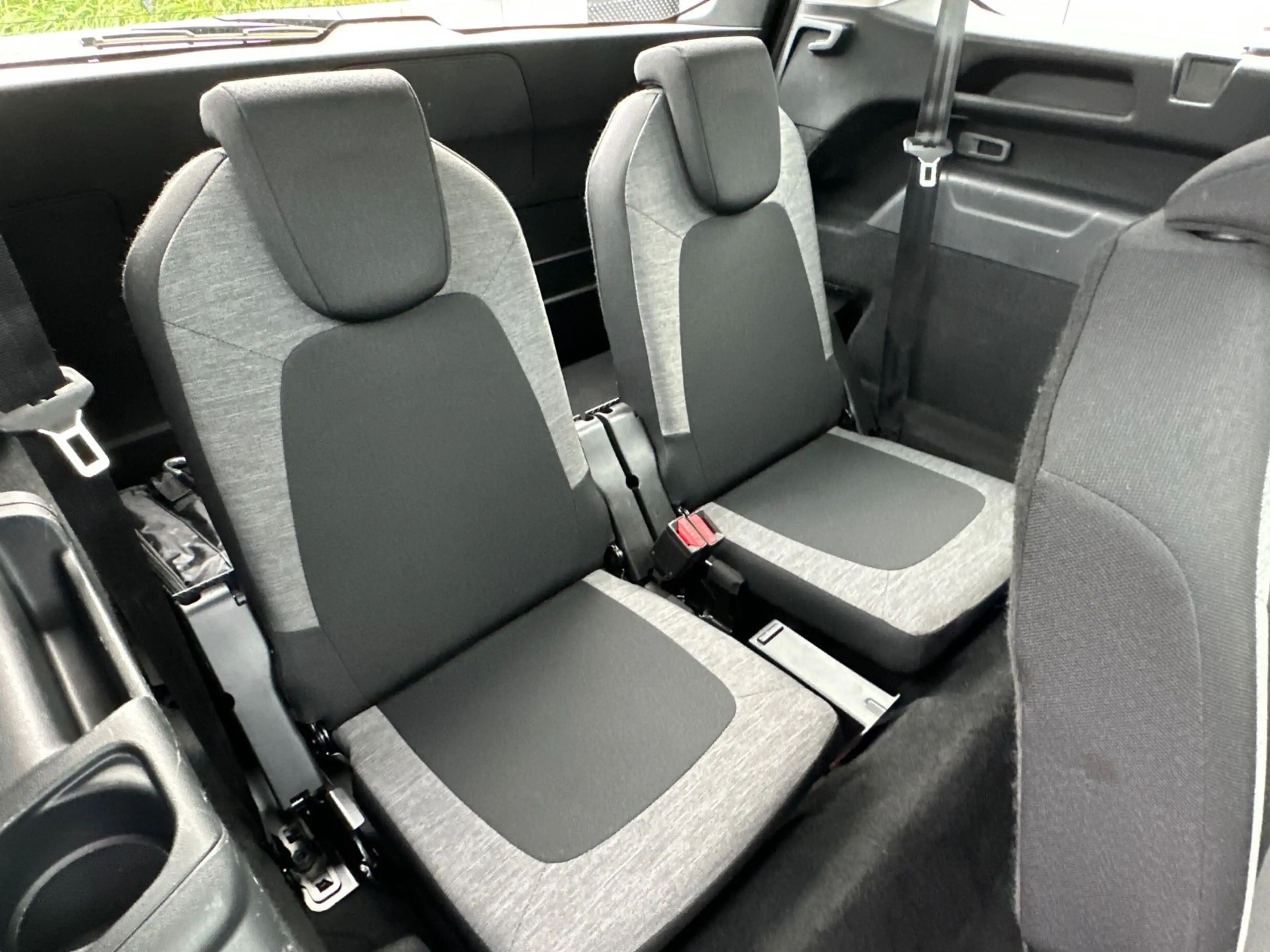 Citroen Grand C4 Picasso Grand C4 Feel 7-Sitzer*Klima*Temp*Navi*Phone*PDC — photo 37