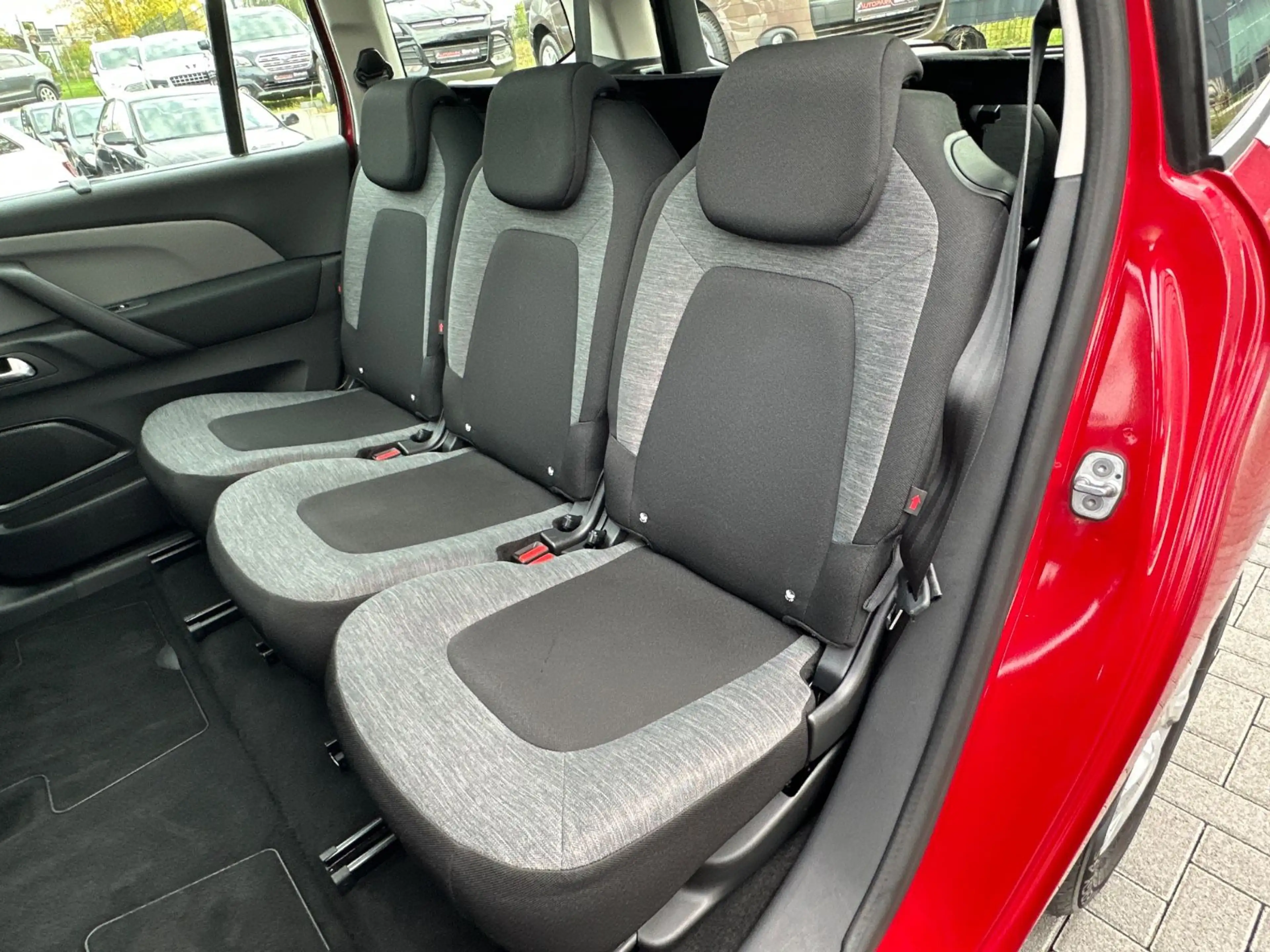 Citroen Grand C4 Picasso Grand C4 Feel 7-Sitzer*Klima*Temp*Navi*Phone*PDC — photo 17