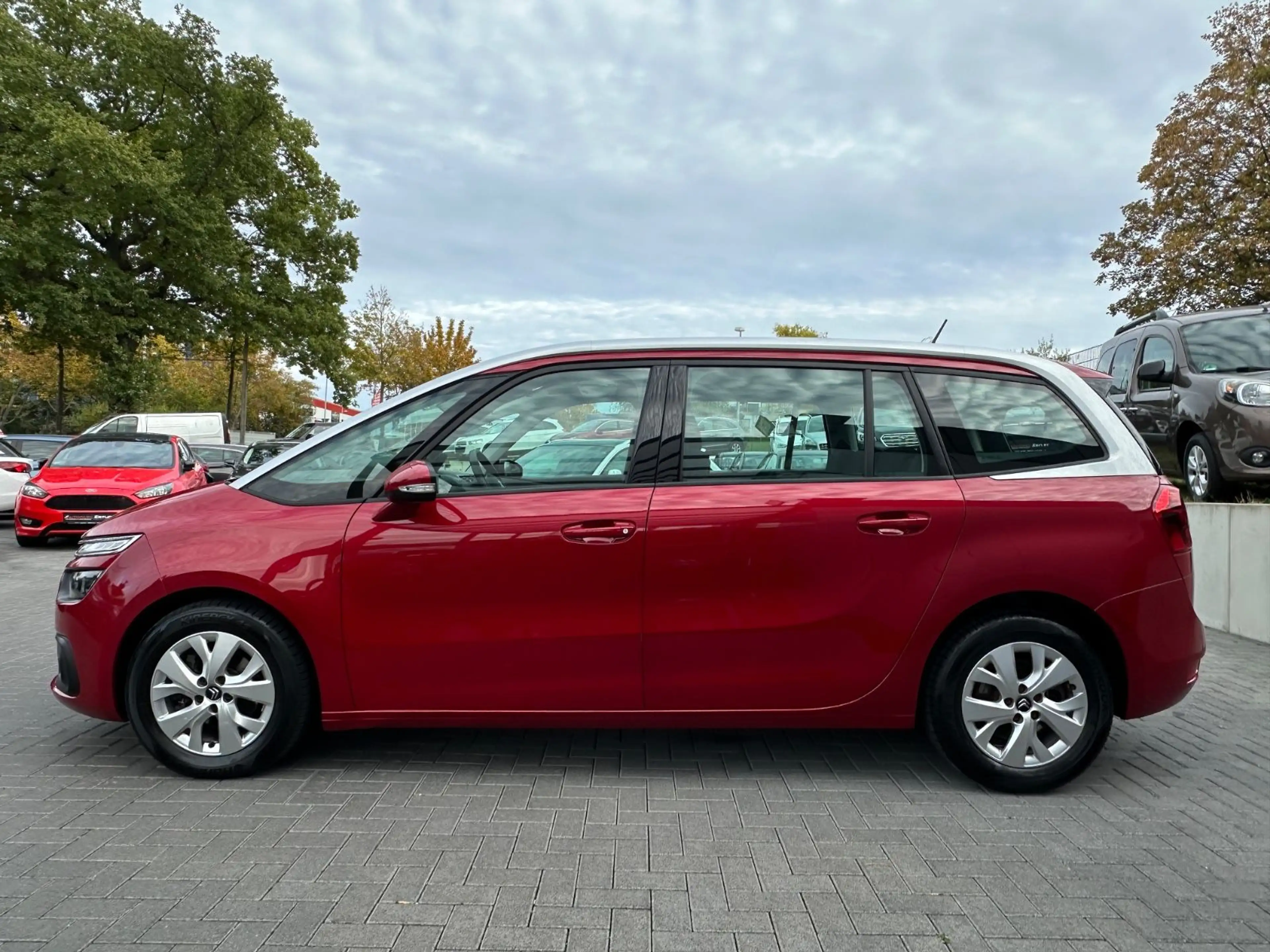 Citroen Grand C4 Picasso Grand C4 Feel 7-Sitzer*Klima*Temp*Navi*Phone*PDC — photo 2