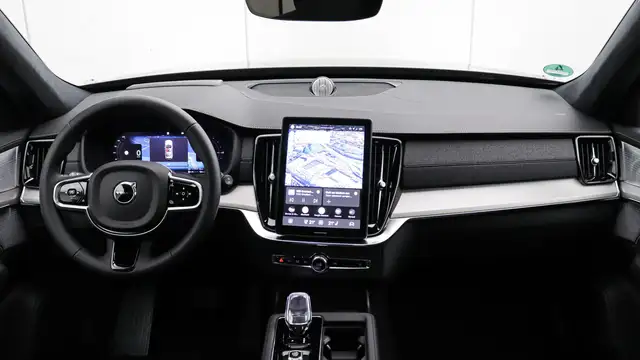 Volvo XC90 view 25