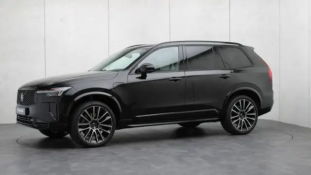 Volvo XC90 view 26
