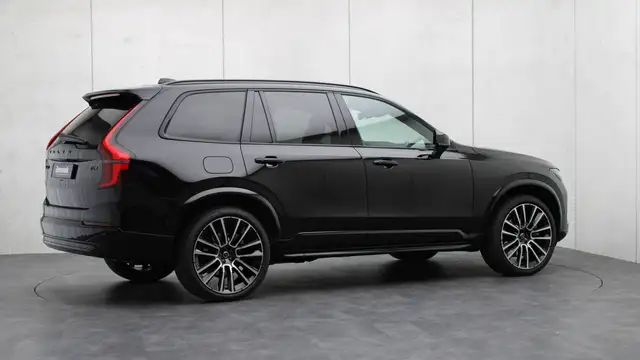 Volvo XC90 view 29
