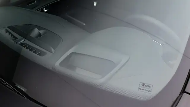 Volvo XC90 view 11