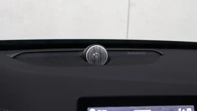 Volvo XC90 view 16