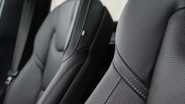 Volvo XC90 view 17