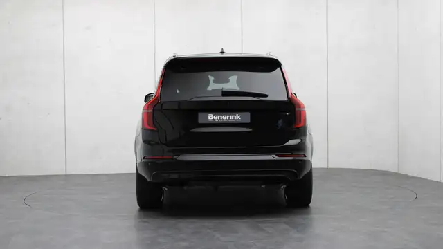 Volvo XC90 view 28