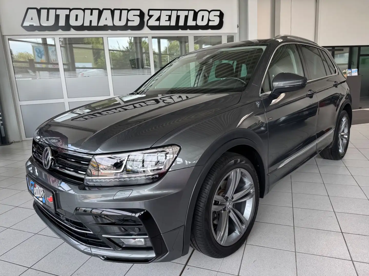 Volkswagen Tiguan 1.5 Join Autom. *R-Line*StHz*Pano*LED*ACC Grau - 1