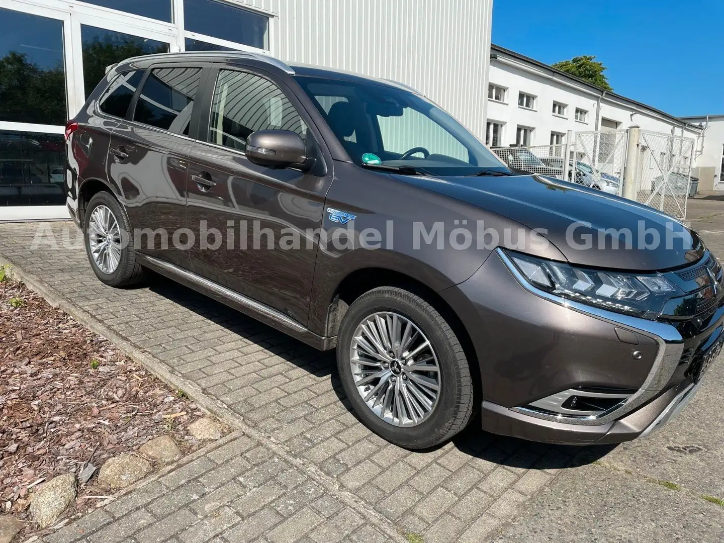 Mitsubishi Outlander Brun - 1