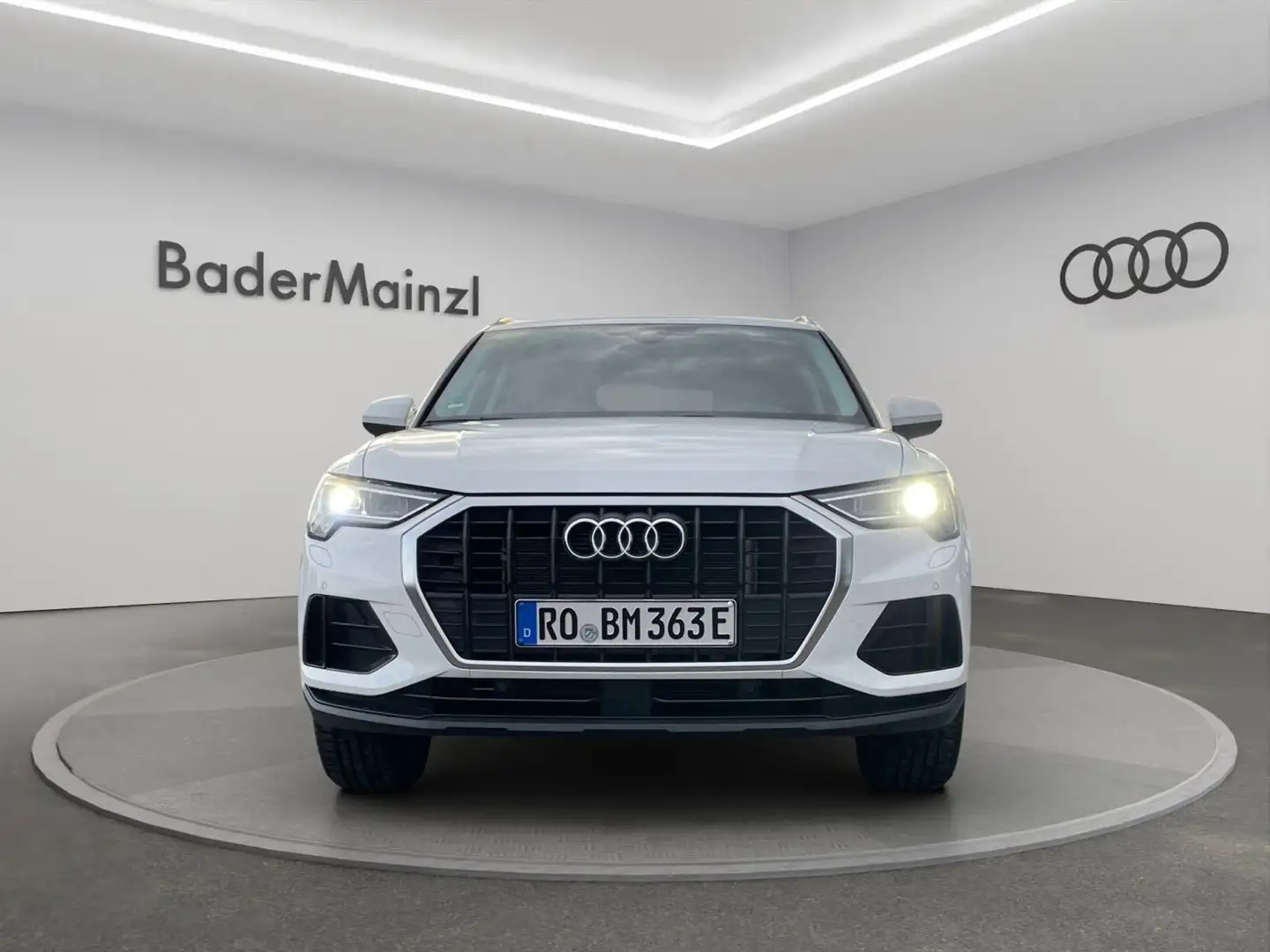 Audi Q3 45 TFSIe,BusiPa,NaviPlus,VirtualCo,AssPaket Weiß - 2