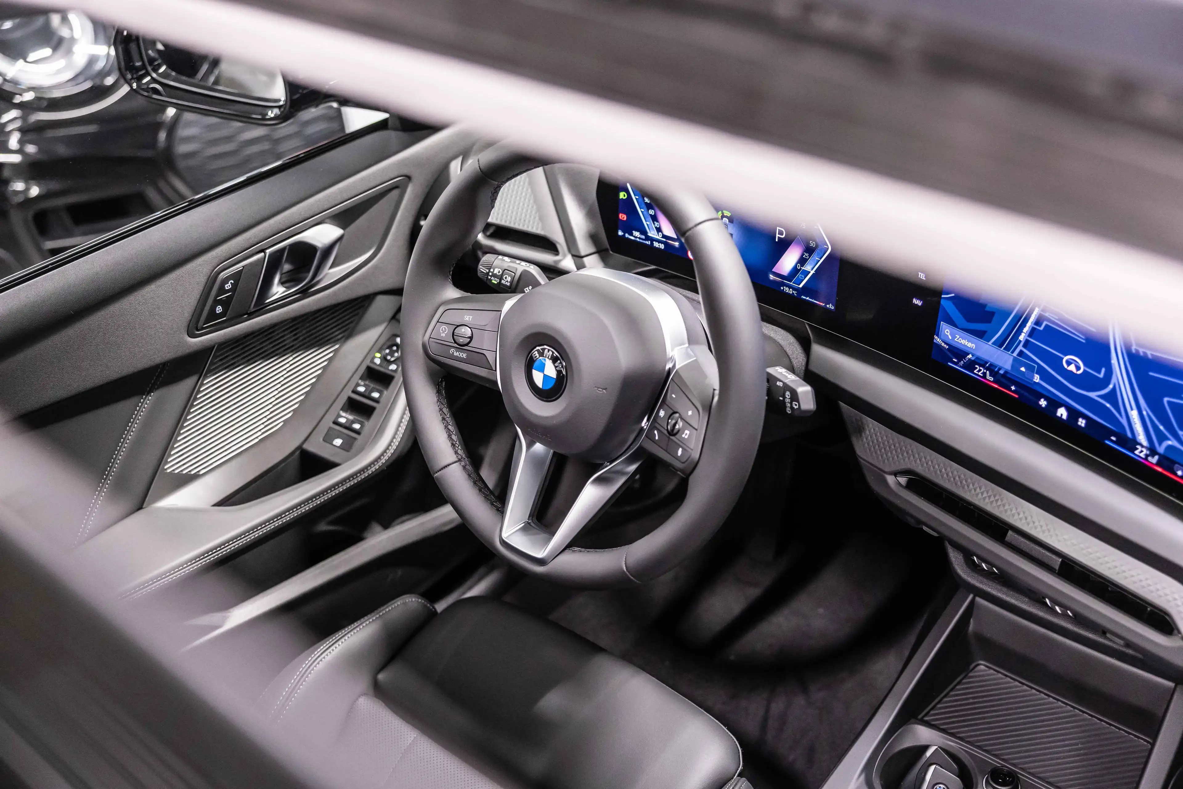 BMW 116 116 Skyscraper Grey pano, clean M Sport look — photo 13