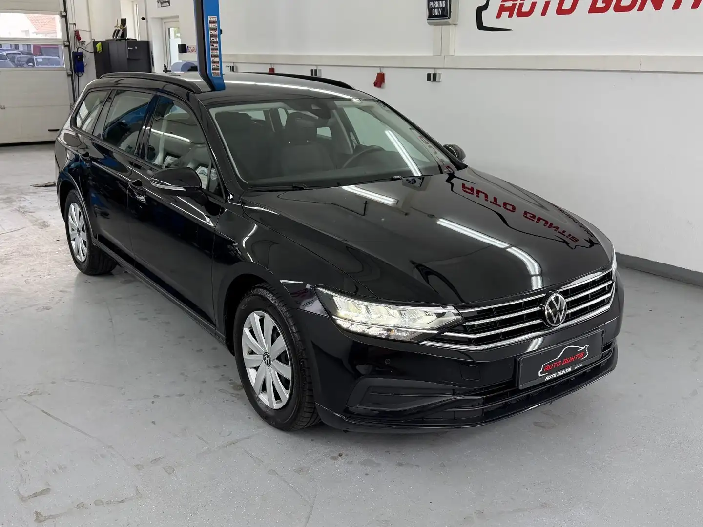 Volkswagen Passat Variant 2.0 TDI DSG*LED*Kamera* Schwarz - 2
