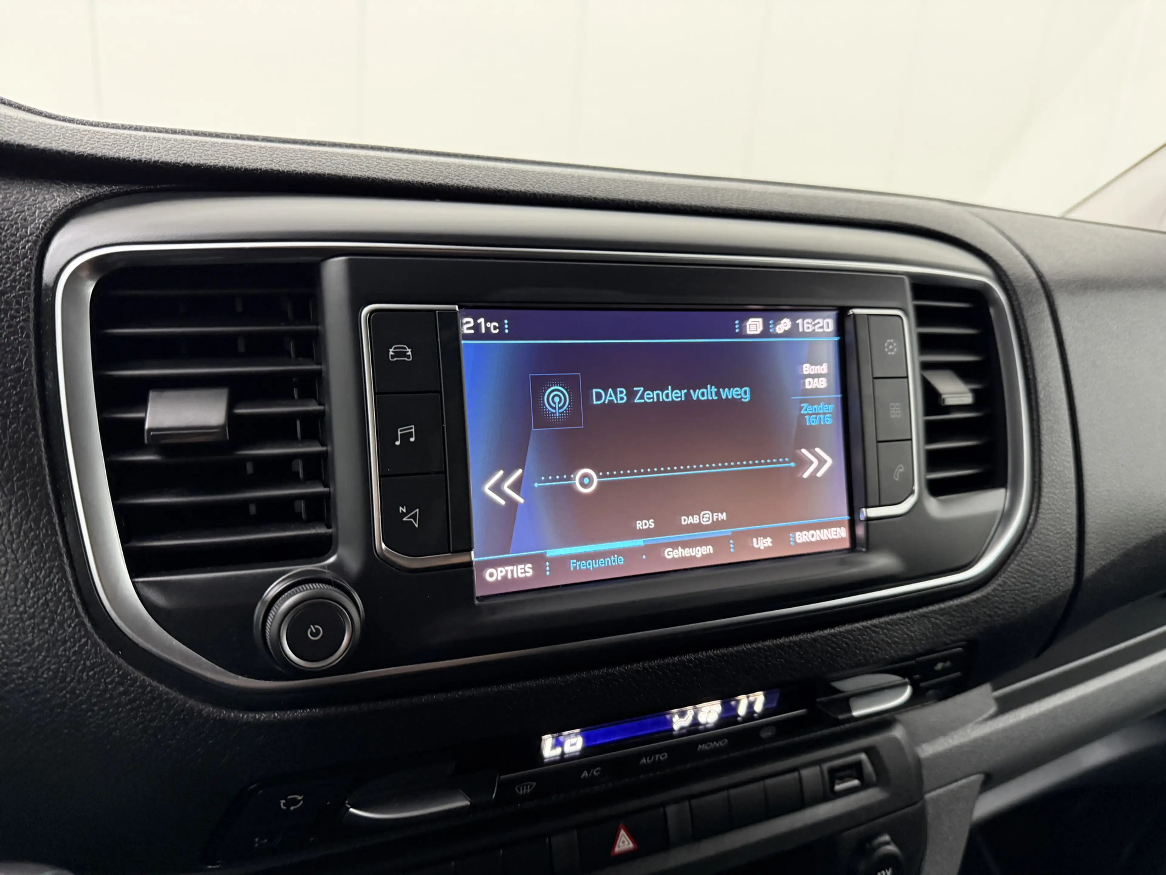 Peugeot Expert 2.0BlueHDI 120PK Long Asphalt Dubbele Cabine | 2xS — photo 17