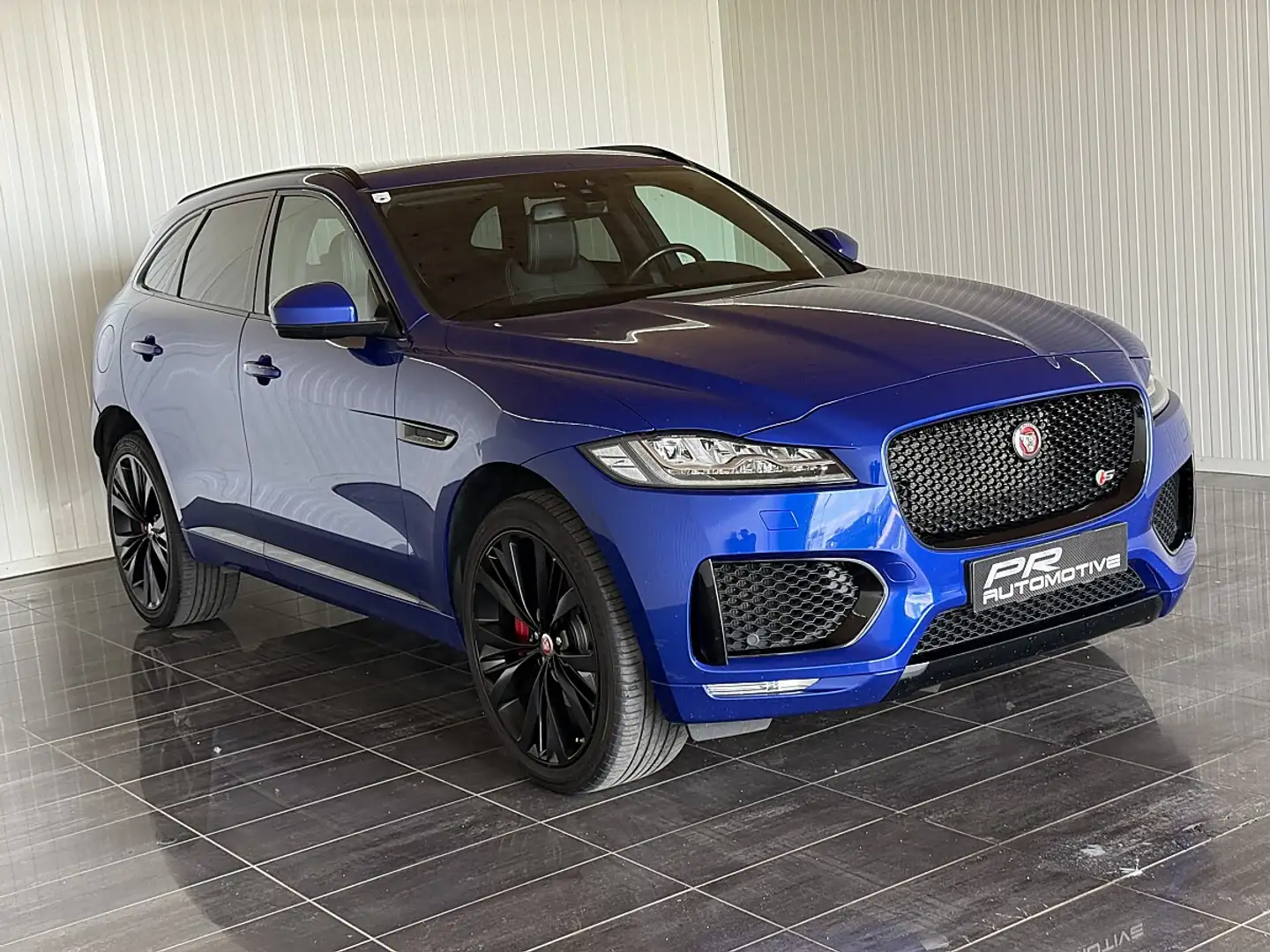 Jaguar F-Pace 30d AWD S Aut. Blau - 2