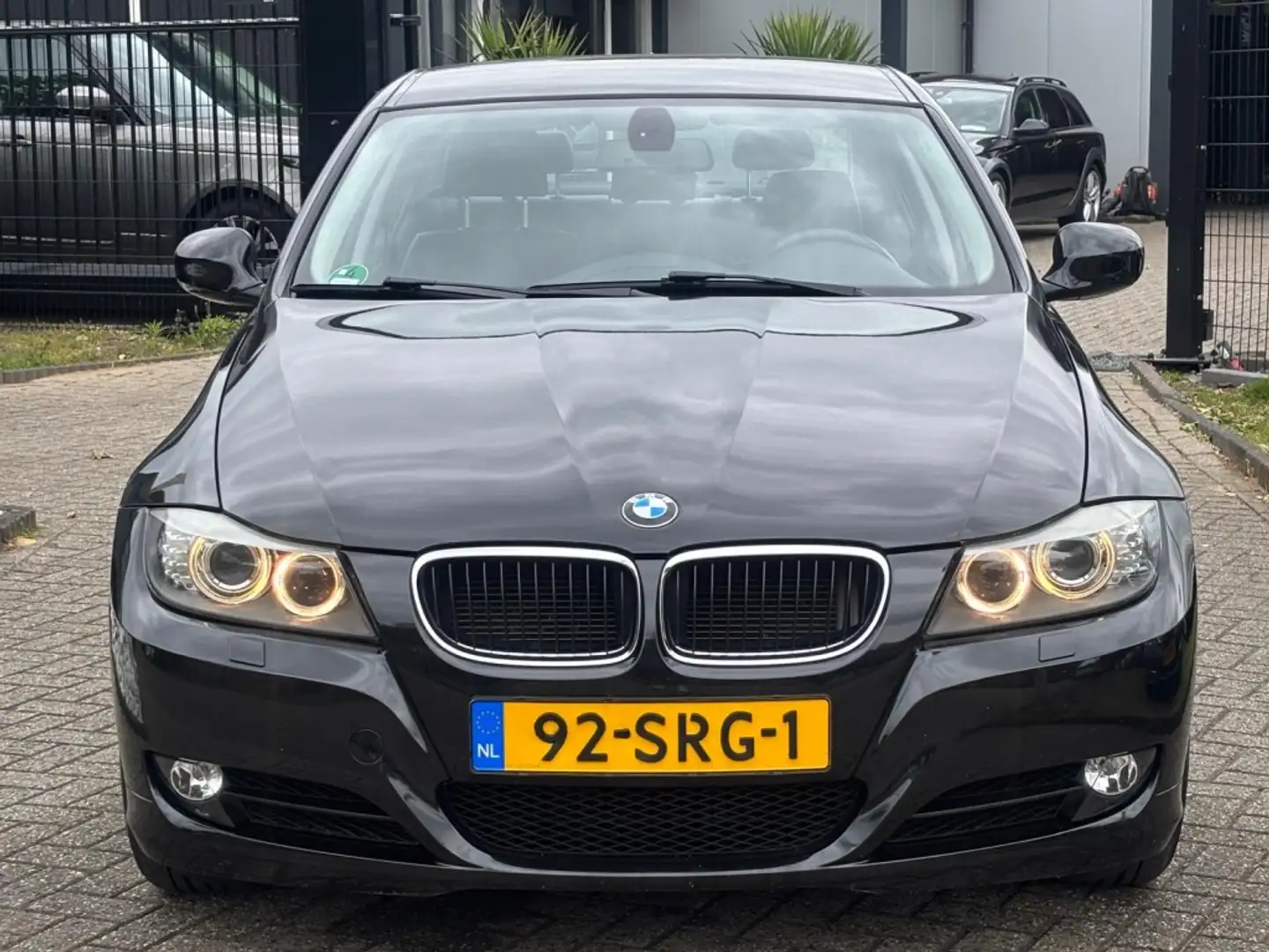 BMW 318 3-serie 318i Luxury Line Sedan 2011 Dealer Onderho Fekete - 2
