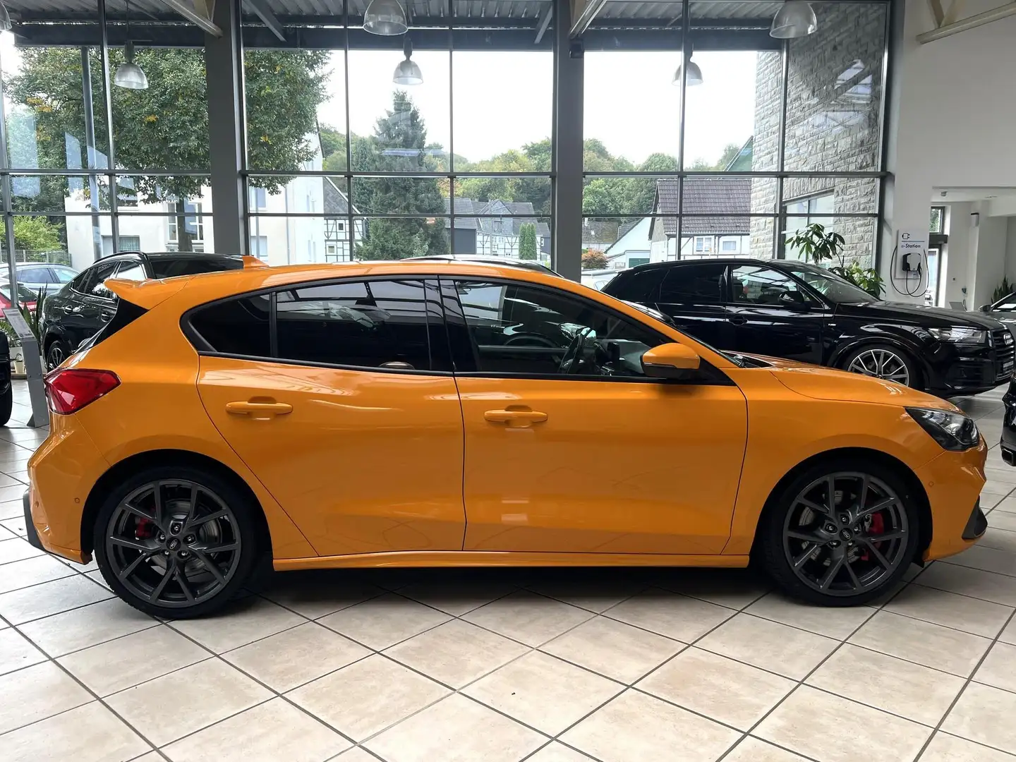 Ford Focus Focus Lim ST 2.3 EcoBoost TOTWINK/CARPLAY/KAMERA Orange - 2